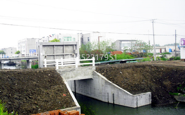 智能MCC控制保護(hù)管理閘門控制系統(tǒng)的好幫手(圖1) 1-1Z61Q63625923_副本.jpg