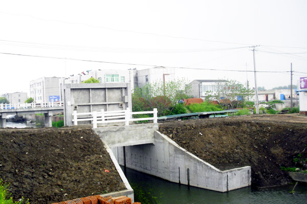 涵閘、涵管出現滲水、管涌、漏洞如何搶修(圖1) 1-1Z619120204418.gif